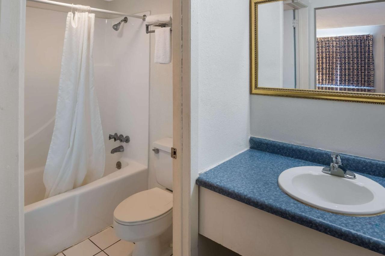 Rodeway Inn Brazil المظهر الخارجي الصورة